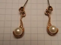 Auskarai su granato akmeniu