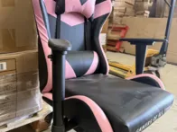 Gaming kėdė – juoda/rožinė su pagalvėlėmis