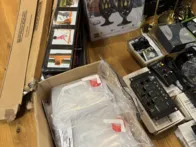 Muzikos prekiu ir kitu daiktu deze (42vnt):