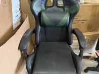 Gaming kėdė juoda / žalia su pagalvėlėmis