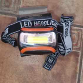 Led prožektorius ant galvos 