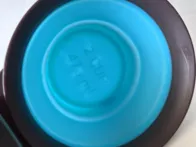 Gyvūno maisto dozatorius - mėlyna arba raudona 