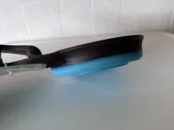 Gyvūno maisto dozatorius - mėlyna arba raudona 