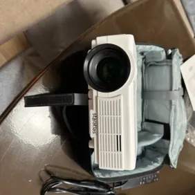 Projektorius naujas