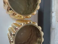 Stilingi auksiniai vazonai 2vnt