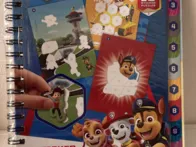 Lipdukų klijavimas palei skaičius