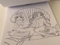 Spalvinimo knygelė su undinėlėmis ir lipdukais