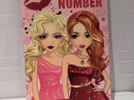 Lipdukų klijavimas palei numerius, spalvinimo knyg