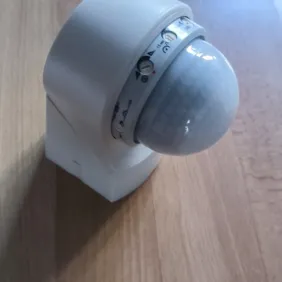 Lauko judesio jutiklis. 