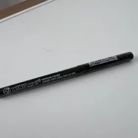 Akių pravedimo pieštukas