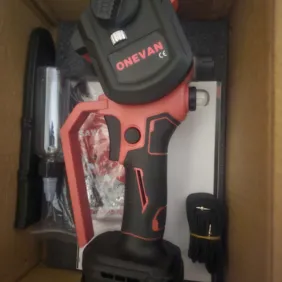 Belaidis bešepetis elektrinis granininis pjūklas