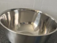 Maišymo dubuo neslystančiu dugnu