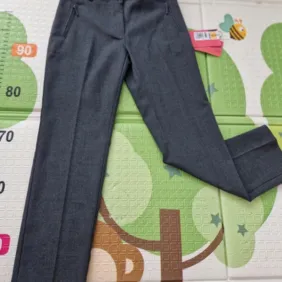 Naujos kostiuminės kelnės lieknam berniukui