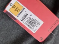 Naujos kostiuminės kelnės lieknam berniukui