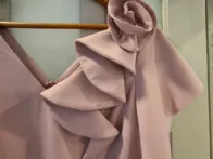 Rausva proginė suknelė