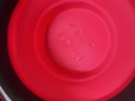 Gyvūno maisto dozatorius - mėlyna arba raudona 