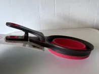 Gyvūno maisto dozatorius - mėlyna arba raudona 