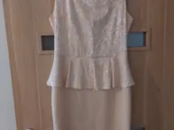 Kreminės spalvos suknelė