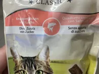 Skanėstai katėms - pagalvėlės su lašiša 60g