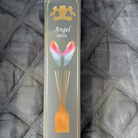 Namų kvapas su lazdelėmis