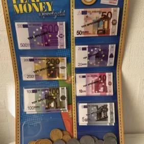 Monetos, pinigai vaikų žaidimui