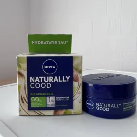 Nivea naktinis kremas su argano aliejumi