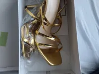 Moteriški bateliai aukštakulniai. 