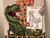 Spalvinimo knygelė su dinozaurais ir lipdukais