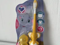 Vaikiškas dantų šepetėlis su apsaugine dėžute