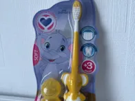 Vaikiškas dantų šepetėlis su apsaugine dėžute