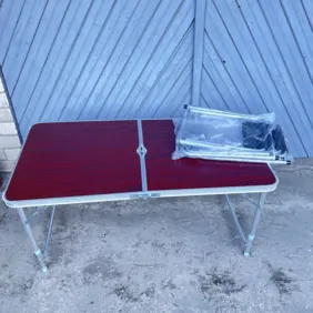 Stalo ir 4 kedžių išlankstomas komplektas