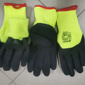 Geltonos pirštinės 10dydis 12por.