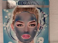 Drėkinanti lakštinė veido kaukė