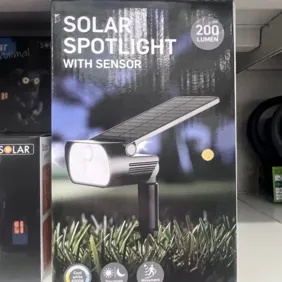 Saulės energijos prožektorius su judesio davikliu