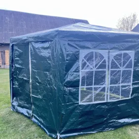 Šiašiakampė 3,5m nuo sienų pavėsinė