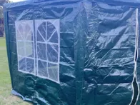 Šiašiakampė 3,5m nuo sienų pavėsinė