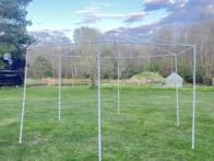 Šiašiakampė 3,5m nuo sienų pavėsinė