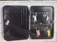 Pakabinama raktų dėžutė, metalinė 25x18x7,5