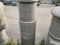 Rankų darbo granito pašto dėžutė.