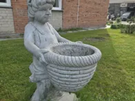 Rankų darbo granito gėlių vaza.