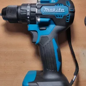 MAKITA DDF487 NAUJAS SUKTUKAS SU PAŠVIETIMU
