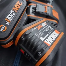 Worx 20v akumai