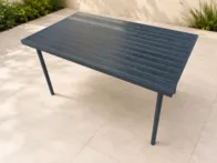 Juodas lauko sodo stalas 81 x 140 x 74 cm.