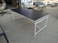Grūdinto stiklo stalas 100 x 200 x 75 cm.
