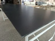 Grūdinto stiklo stalas 100 x 200 x 75 cm.