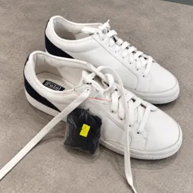 Trainer size 46