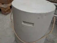 Betoninis gėlių vazonas