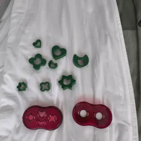„tupperware“ sausainių, tešlos formelių rinkinys