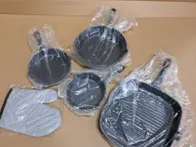 Ketaus keptuvių rinkinys, 4 vnt. + pirštinė