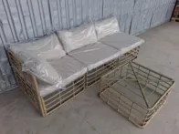 Kampinis fotelis, fotelis, pufas ir staliukas